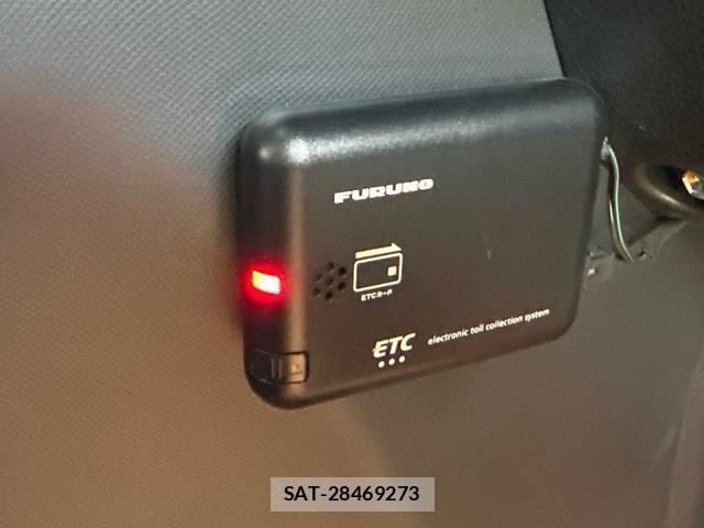 Toyota VOXY 2020-10 8220708-6