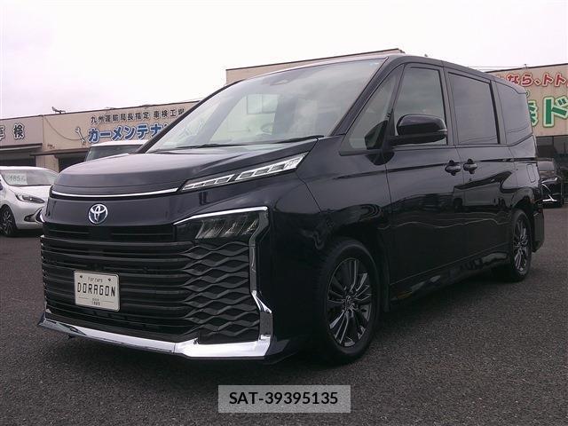 Toyota VOXY 2022-03 8220711-0