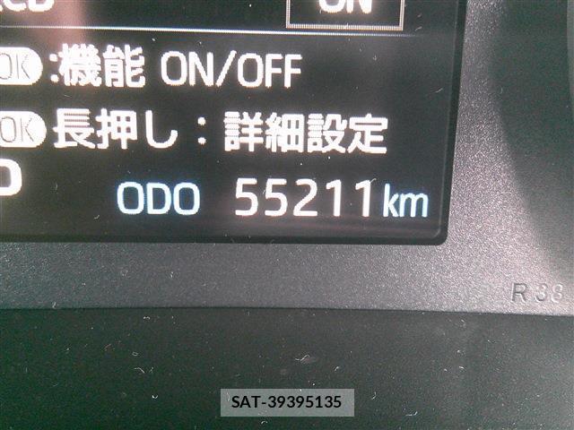 Toyota VOXY 2022-03 8220711-1
