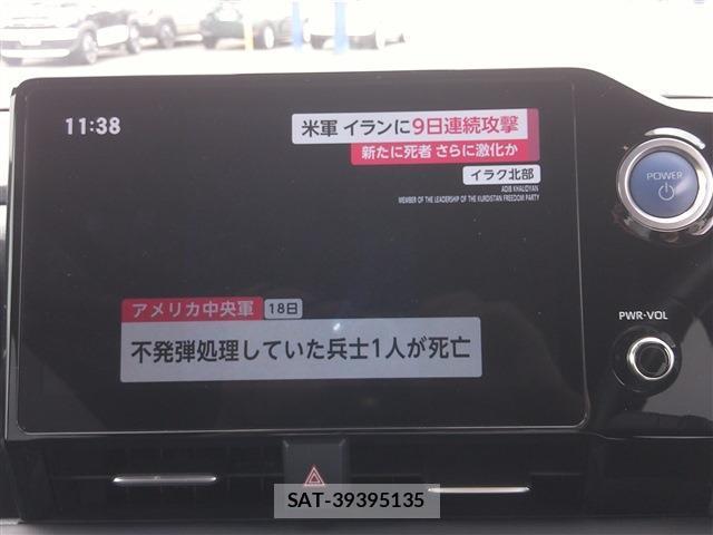 Toyota VOXY 2022-03 8220711-13