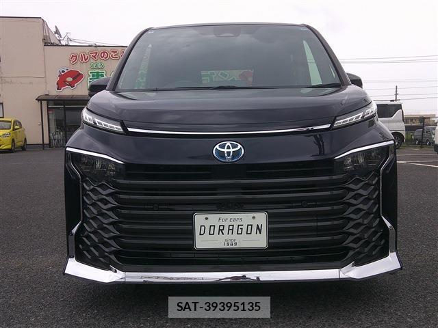 Toyota VOXY 2022-03 8220711-2