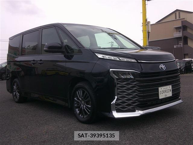 Toyota VOXY 2022-03 8220711-3