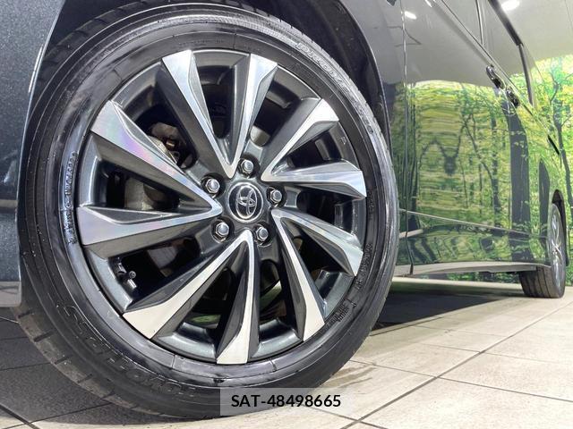 Toyota VOXY 2022-12 8220756-13