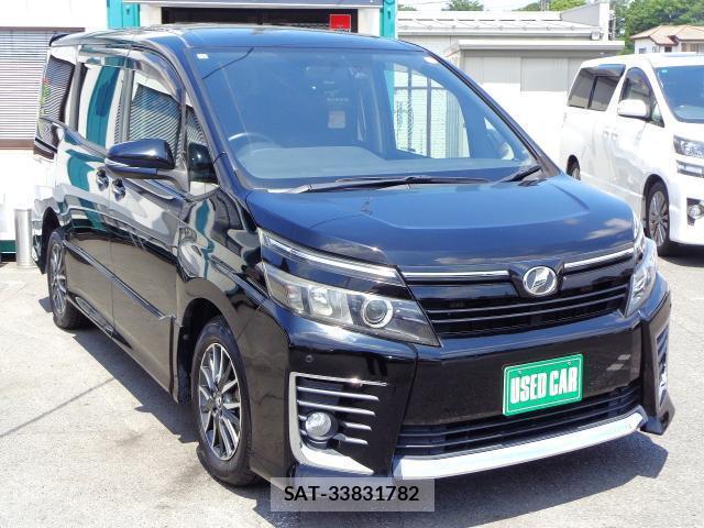 Toyota VOXY 2014-08 8220809-1