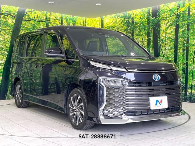 Toyota VOXY 2023-09 8220844-16