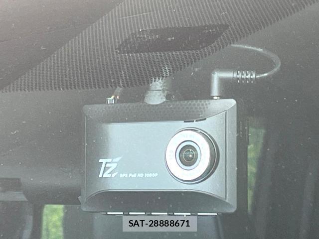 Toyota VOXY 2023-09 8220844-5