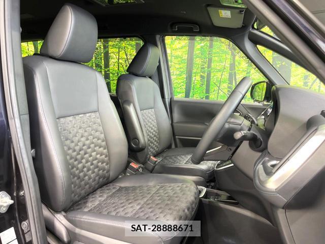 Toyota VOXY 2023-09 8220844-7
