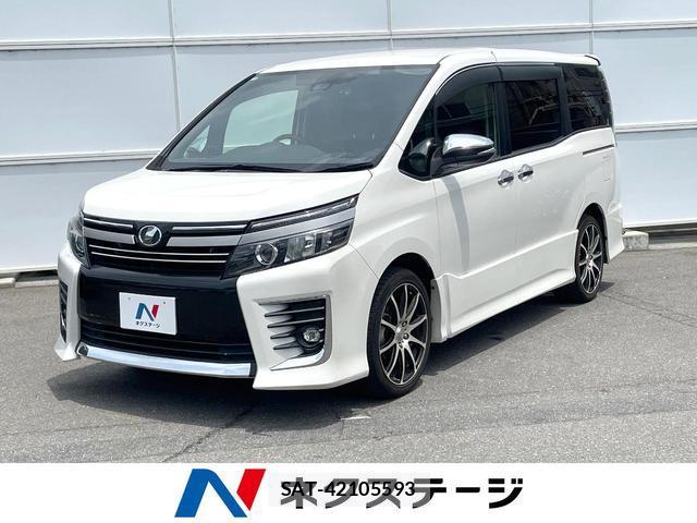 Toyota VOXY 2017-03 8220973-0