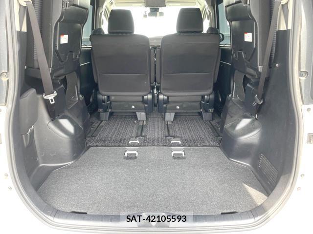 Toyota VOXY 2017-03 8220973-10