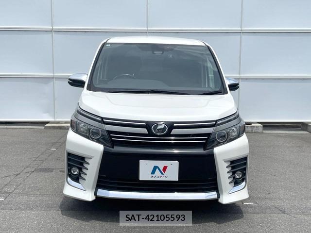 Toyota VOXY 2017-03 8220973-13