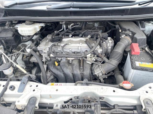Toyota VOXY 2017-03 8220973-17