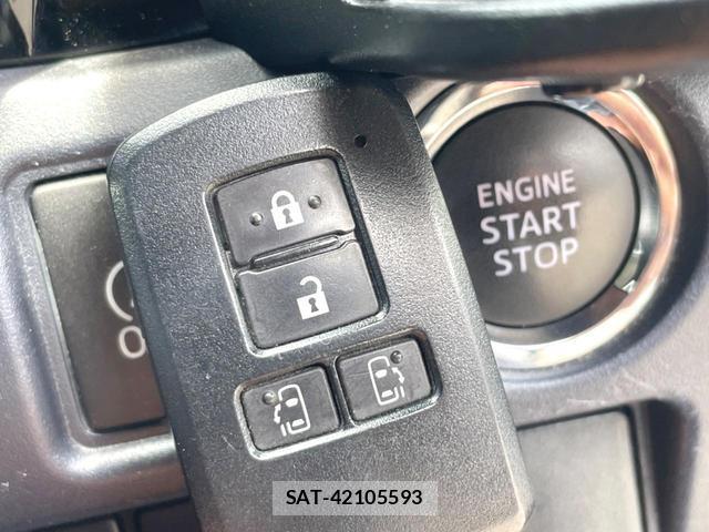 Toyota VOXY 2017-03 8220973-5