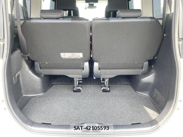 Toyota VOXY 2017-03 8220973-9