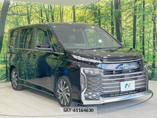 Toyota VOXY 2023-07 8221062-16