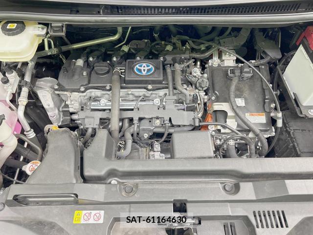 Toyota VOXY 2023-07 8221062-18