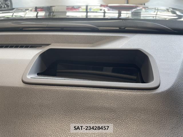 Toyota VOXY 2026-07 8221073-11