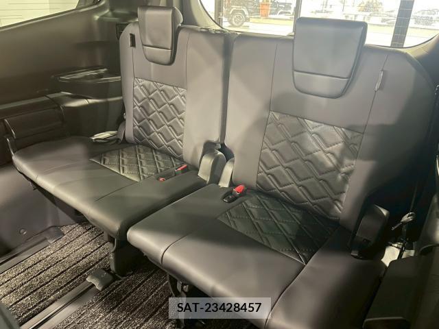 Toyota VOXY 2026-07 8221073-16