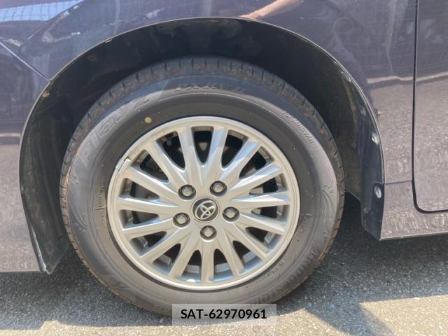 Toyota VOXY 2014-03 8221109-10