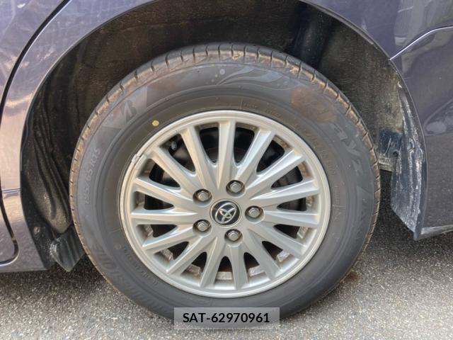 Toyota VOXY 2014-03 8221109-11
