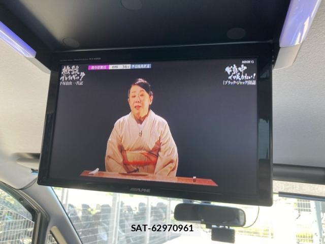 Toyota VOXY 2014-03 8221109-17