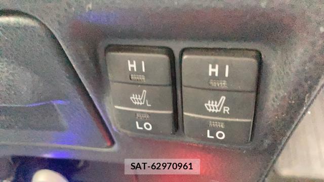 Toyota VOXY 2014-03 8221109-18