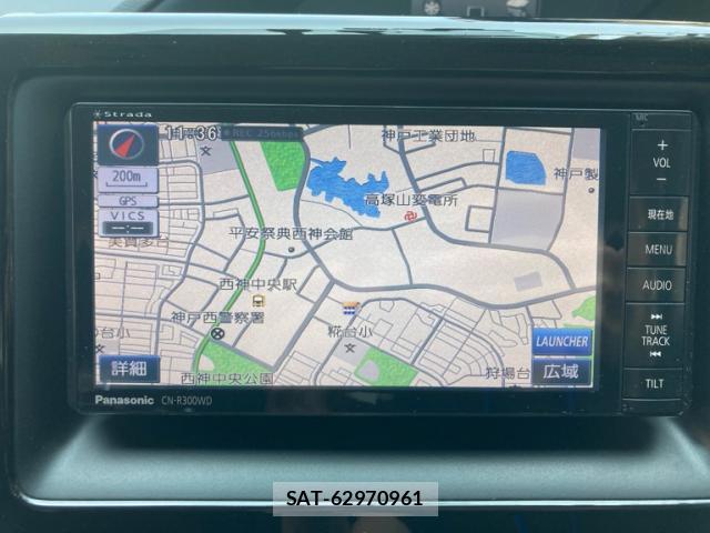 Toyota VOXY 2014-03 8221109-6