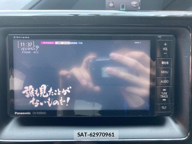 Toyota VOXY 2014-03 8221109-8