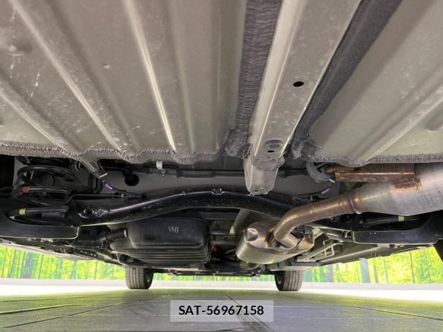 Toyota VOXY 2024-07 8221138-18