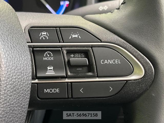 Toyota VOXY 2024-07 8221138-5