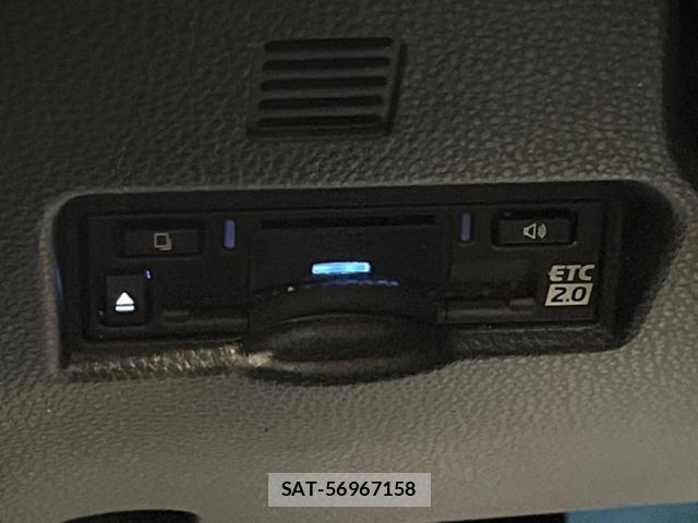 Toyota VOXY 2024-07 8221138-6