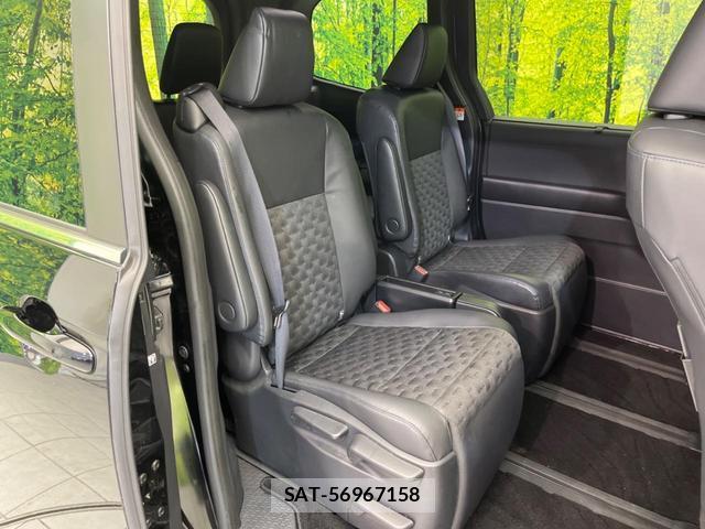 Toyota VOXY 2024-07 8221138-8
