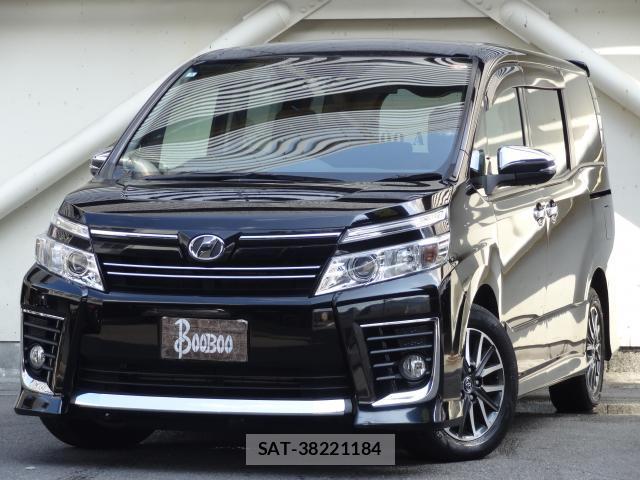 Toyota VOXY 2016-03 8221266-0