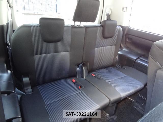Toyota VOXY 2016-03 8221266-10