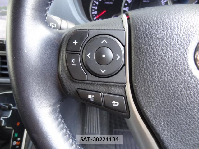 Toyota VOXY 2016-03 8221266-14