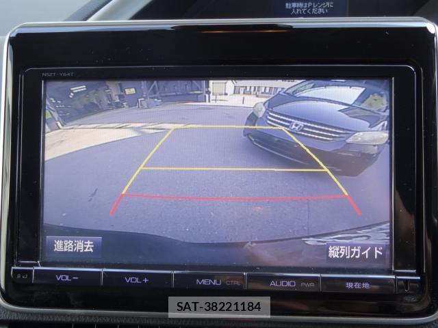 Toyota VOXY 2016-03 8221266-19