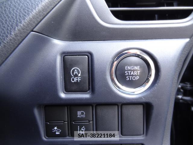 Toyota VOXY 2016-03 8221266-5