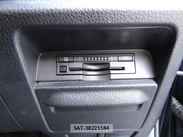Toyota VOXY 2016-03 8221266-8