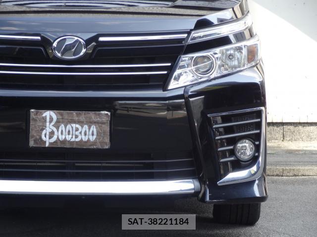 Toyota VOXY 2016-03 8221266-9