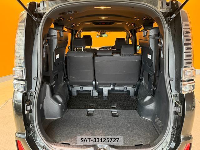 Toyota VOXY 2020-03 8221317-13