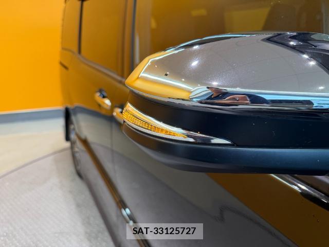 Toyota VOXY 2020-03 8221317-14