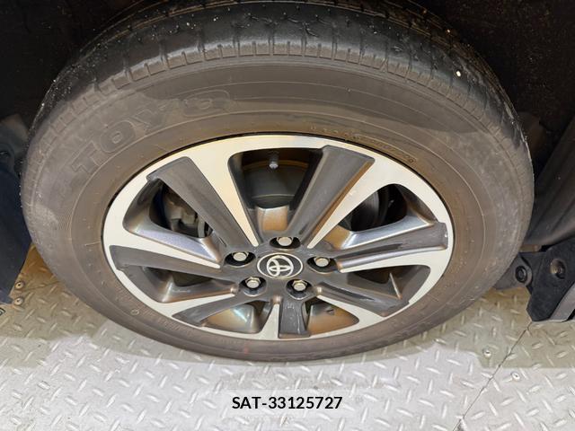 Toyota VOXY 2020-03 8221317-17