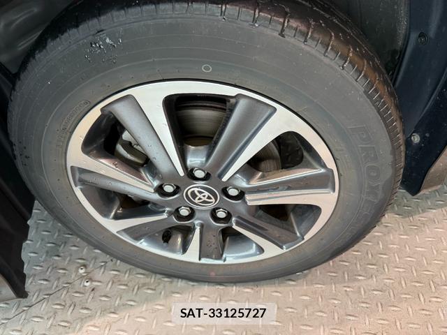Toyota VOXY 2020-03 8221317-19