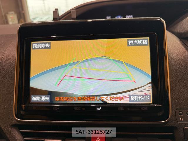 Toyota VOXY 2020-03 8221317-2