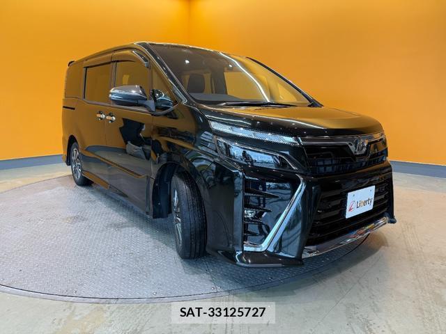 Toyota VOXY 2020-03 8221317-7