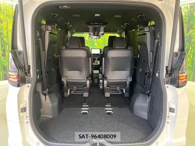 Toyota VOXY 2022-11 8221373-11