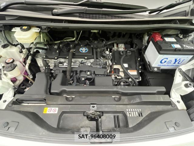 Toyota VOXY 2022-11 8221373-19