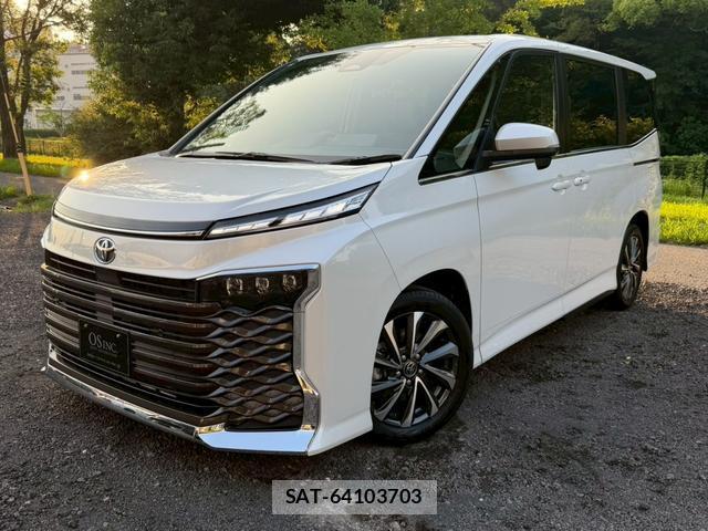 Toyota VOXY 2025-09 8221473-0
