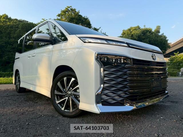 Toyota VOXY 2025-09 8221473-14