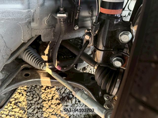 Toyota VOXY 2025-09 8221473-16