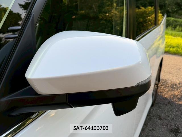 Toyota VOXY 2025-09 8221473-2